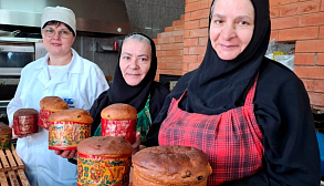 В Тверской области монахинь учили выпекать куличи